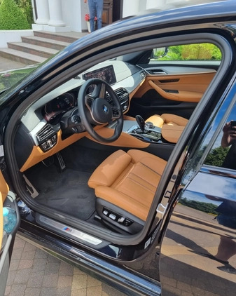 BMW Seria 5 cena 194900 przebieg: 110000, rok produkcji 2021 z Kraków małe 211